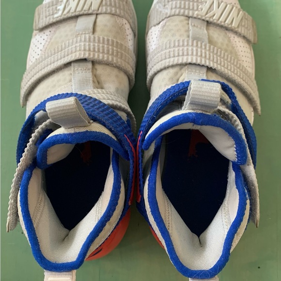 - Nike LeBron Soldier 11 Ultramarine Y 6.5 White Salmon Blue - Picture 9 of 10